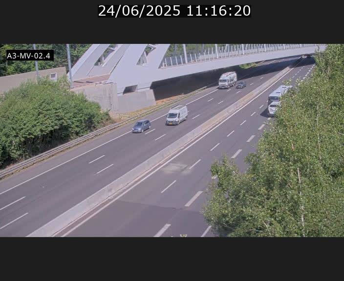 <h2>Webcam autoroute de la France (A3) au Luxembourg à Fentange, à proximité de la Croix de Gasperich. Vue orientée vers la Cloche d'Or</h2>