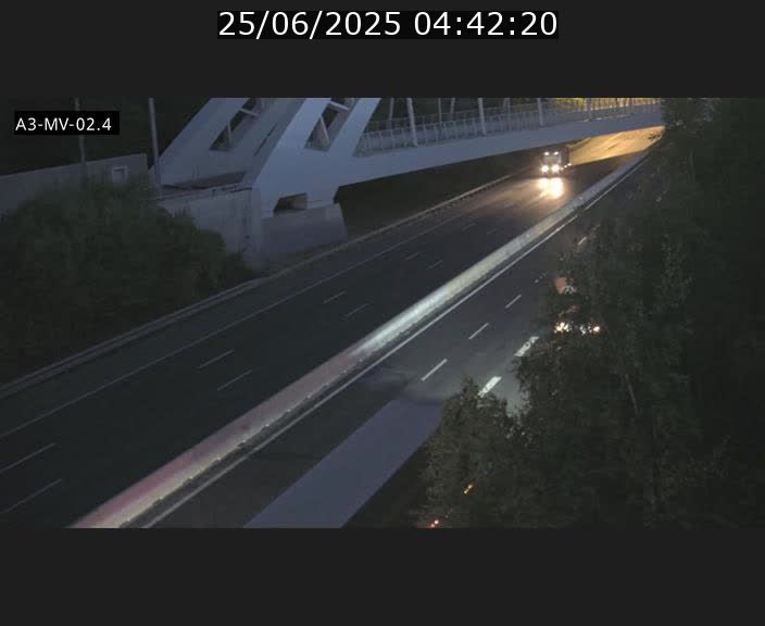 <h2>Webcam autoroute de la France (A3) au Luxembourg à Fentange, à proximité de la Croix de Gasperich. Vue orientée vers la Cloche d'Or</h2>