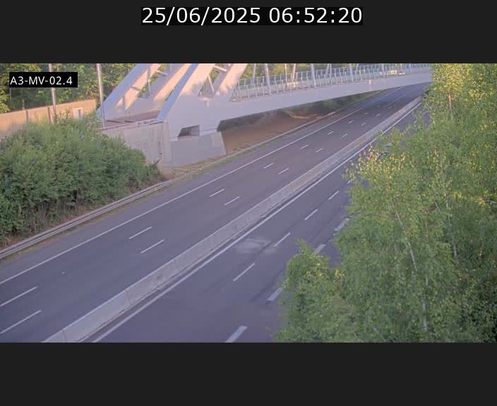 <h2>Webcam autoroute de la France (A3) au Luxembourg à Fentange, à proximité de la Croix de Gasperich. Vue orientée vers la Cloche d'Or</h2>