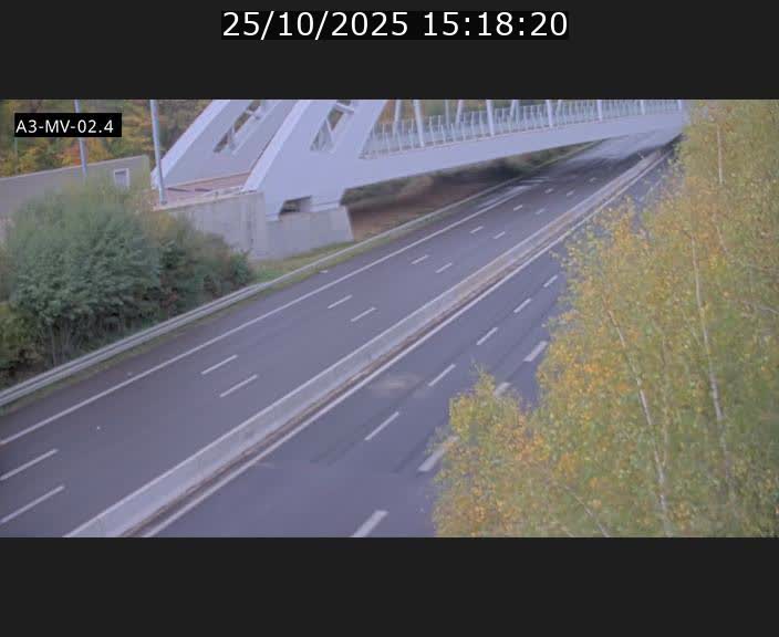 <h2>Webcam autoroute de la France (A3) au Luxembourg à Fentange, à proximité de la Croix de Gasperich. Vue orientée vers la Cloche d'Or</h2>