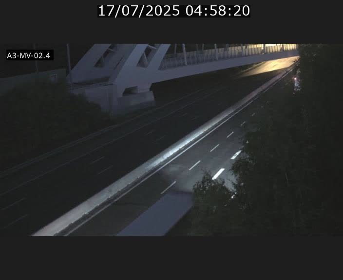 <h2>Webcam autoroute de la France (A3) au Luxembourg à Fentange, à proximité de la Croix de Gasperich. Vue orientée vers la Cloche d'Or</h2>