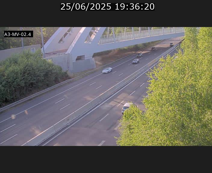 <h2>Webcam autoroute de la France (A3) au Luxembourg à Fentange, à proximité de la Croix de Gasperich. Vue orientée vers la Cloche d'Or</h2>