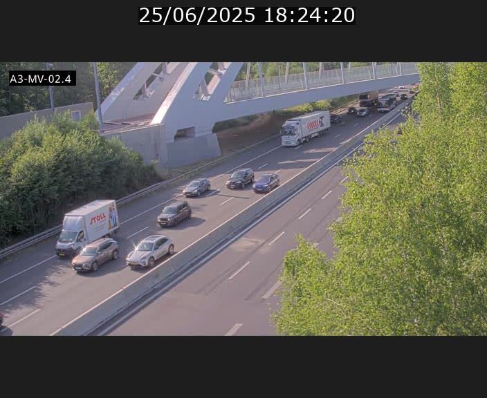 <h2>Webcam autoroute de la France (A3) au Luxembourg à Fentange, à proximité de la Croix de Gasperich. Vue orientée vers la Cloche d'Or</h2>