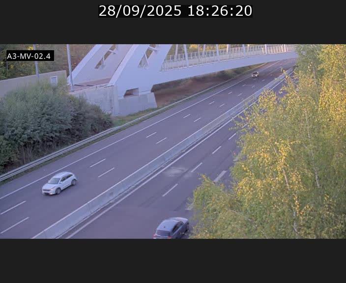 Webcam autoroute de la France (A3) au Luxembourg à Fentange, à proximité de la Croix de Gasperich. Vue orientée vers la Cloche d'Or