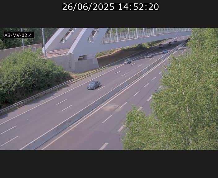 <h2>Webcam autoroute de la France (A3) au Luxembourg à Fentange, à proximité de la Croix de Gasperich. Vue orientée vers la Cloche d'Or</h2>