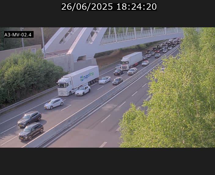 <h2>Webcam autoroute de la France (A3) au Luxembourg à Fentange, à proximité de la Croix de Gasperich. Vue orientée vers la Cloche d'Or</h2>