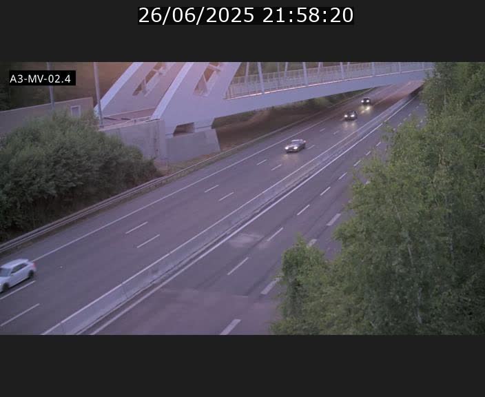 <h2>Webcam autoroute de la France (A3) au Luxembourg à Fentange, à proximité de la Croix de Gasperich. Vue orientée vers la Cloche d'Or</h2>