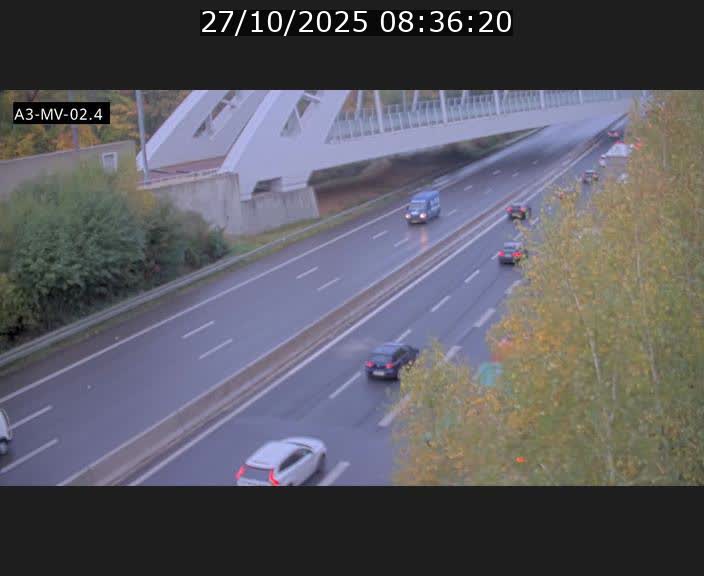 <h2>Webcam autoroute de la France (A3) au Luxembourg à Fentange, à proximité de la Croix de Gasperich. Vue orientée vers la Cloche d'Or</h2>