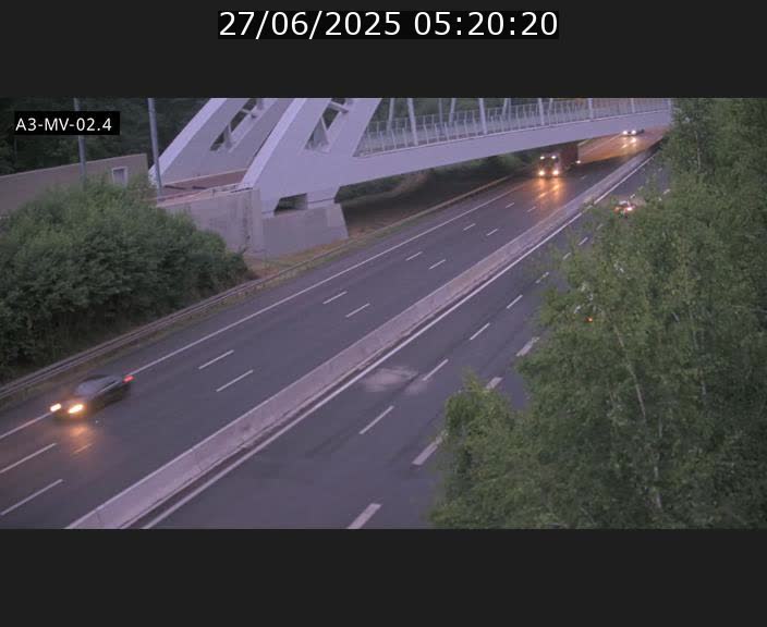 <h2>Webcam autoroute de la France (A3) au Luxembourg à Fentange, à proximité de la Croix de Gasperich. Vue orientée vers la Cloche d'Or</h2>