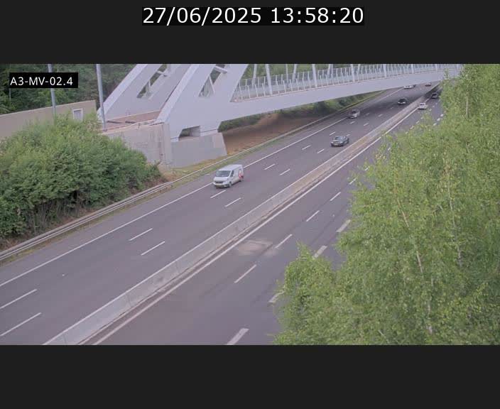 <h2>Webcam autoroute de la France (A3) au Luxembourg à Fentange, à proximité de la Croix de Gasperich. Vue orientée vers la Cloche d'Or</h2>