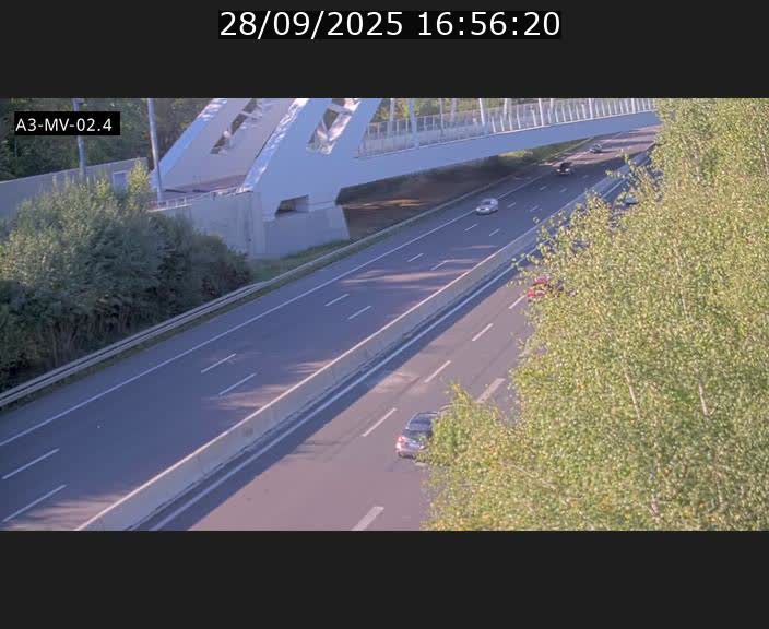 <h2>Webcam autoroute de la France (A3) au Luxembourg à Fentange, à proximité de la Croix de Gasperich. Vue orientée vers la Cloche d'Or</h2>