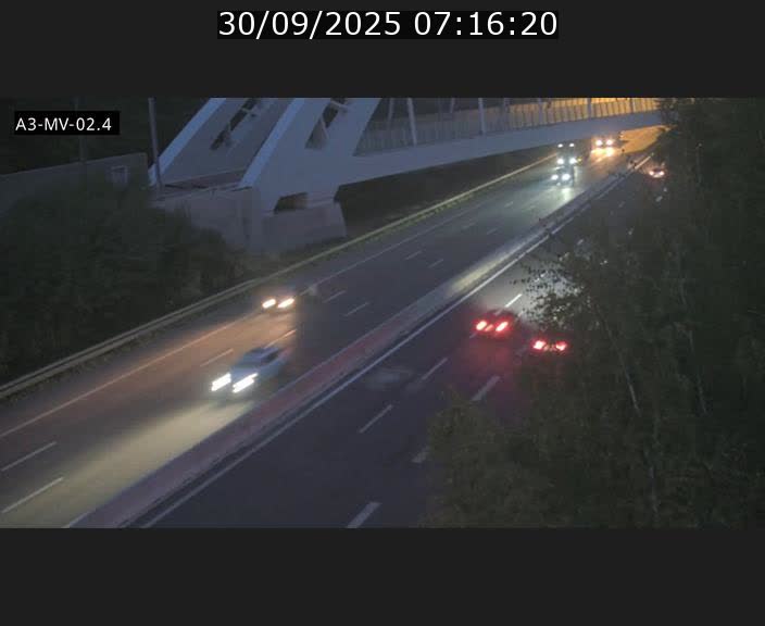 <h2>Webcam autoroute de la France (A3) au Luxembourg à Fentange, à proximité de la Croix de Gasperich. Vue orientée vers la Cloche d'Or</h2>