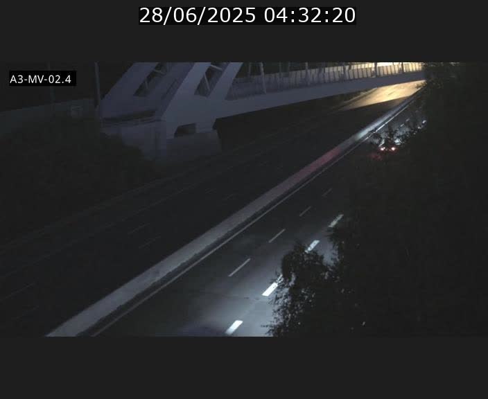 <h2>Webcam autoroute de la France (A3) au Luxembourg à Fentange, à proximité de la Croix de Gasperich. Vue orientée vers la Cloche d'Or</h2>