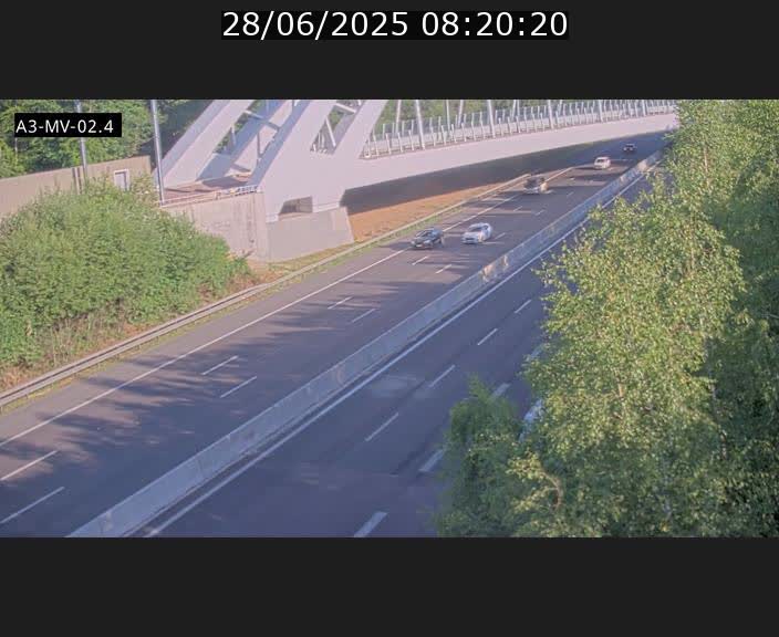 <h2>Webcam autoroute de la France (A3) au Luxembourg à Fentange, à proximité de la Croix de Gasperich. Vue orientée vers la Cloche d'Or</h2>