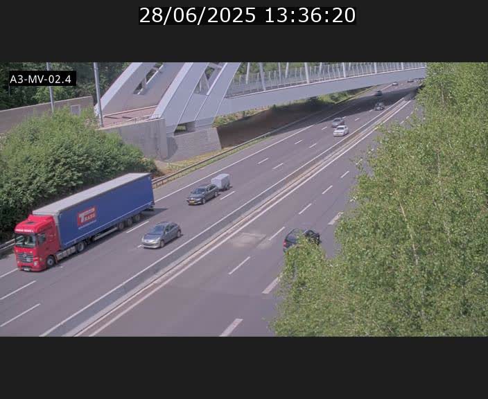 <h2>Webcam autoroute de la France (A3) au Luxembourg à Fentange, à proximité de la Croix de Gasperich. Vue orientée vers la Cloche d'Or</h2>