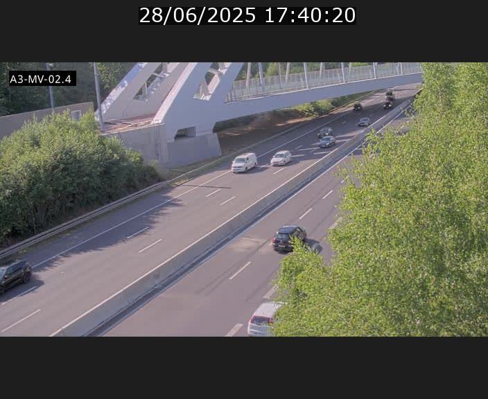 <h2>Webcam autoroute de la France (A3) au Luxembourg à Fentange, à proximité de la Croix de Gasperich. Vue orientée vers la Cloche d'Or</h2>