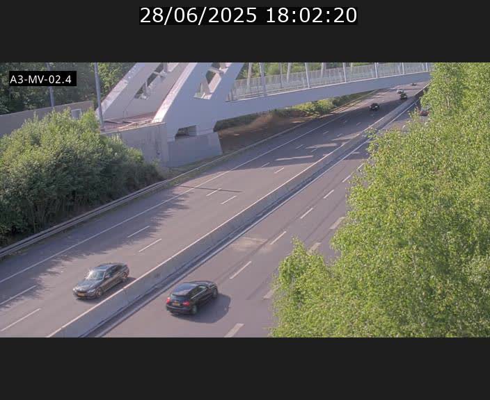 <h2>Webcam autoroute de la France (A3) au Luxembourg à Fentange, à proximité de la Croix de Gasperich. Vue orientée vers la Cloche d'Or</h2>