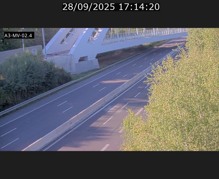 <h2>Webcam autoroute de la France (A3) au Luxembourg à Fentange, à proximité de la Croix de Gasperich. Vue orientée vers la Cloche d'Or</h2>
