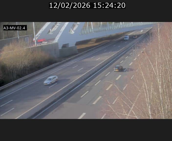 Webcam autoroute de la France (A3) au Luxembourg à Fentange, à proximité de la Croix de Gasperich. Vue orientée vers la Cloche d'Or