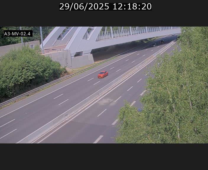 <h2>Webcam autoroute de la France (A3) au Luxembourg à Fentange, à proximité de la Croix de Gasperich. Vue orientée vers la Cloche d'Or</h2>