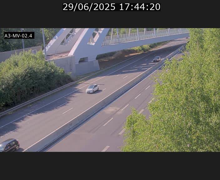<h2>Webcam autoroute de la France (A3) au Luxembourg à Fentange, à proximité de la Croix de Gasperich. Vue orientée vers la Cloche d'Or</h2>