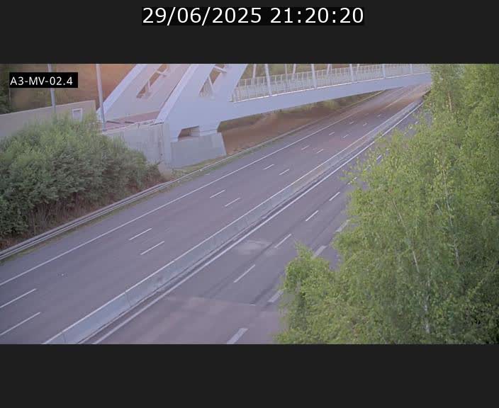 <h2>Webcam autoroute de la France (A3) au Luxembourg à Fentange, à proximité de la Croix de Gasperich. Vue orientée vers la Cloche d'Or</h2>
