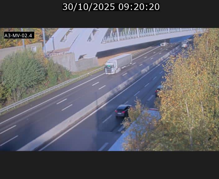 Webcam autoroute de la France (A3) au Luxembourg à Fentange, à proximité de la Croix de Gasperich. Vue orientée vers la Cloche d'Or