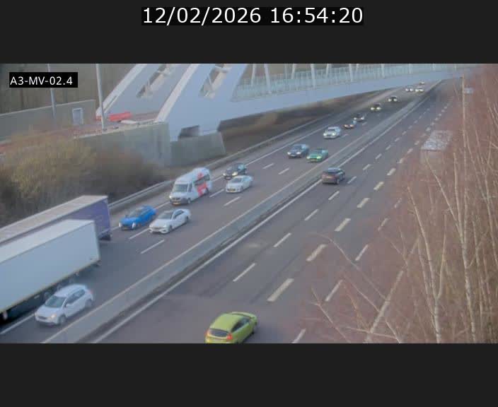 Webcam autoroute de la France (A3) au Luxembourg à Fentange, à proximité de la Croix de Gasperich. Vue orientée vers la Cloche d'Or
