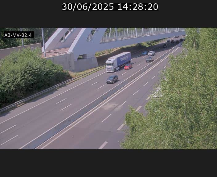 <h2>Webcam autoroute de la France (A3) au Luxembourg à Fentange, à proximité de la Croix de Gasperich. Vue orientée vers la Cloche d'Or</h2>