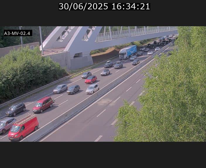 <h2>Webcam autoroute de la France (A3) au Luxembourg à Fentange, à proximité de la Croix de Gasperich. Vue orientée vers la Cloche d'Or</h2>