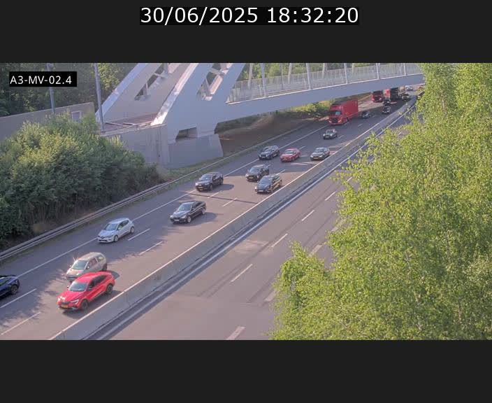 <h2>Webcam autoroute de la France (A3) au Luxembourg à Fentange, à proximité de la Croix de Gasperich. Vue orientée vers la Cloche d'Or</h2>