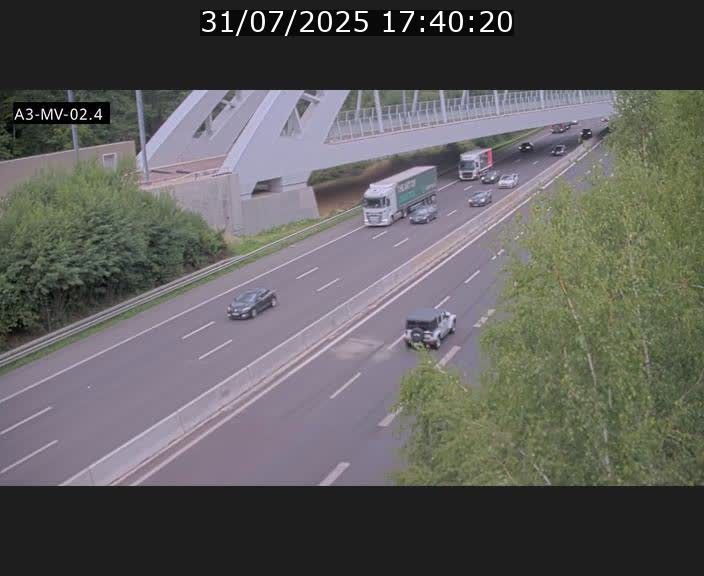 <h2>Webcam autoroute de la France (A3) au Luxembourg à Fentange, à proximité de la Croix de Gasperich. Vue orientée vers la Cloche d'Or</h2>