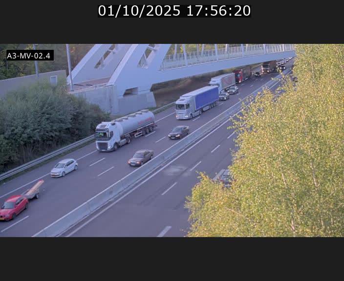 <h2>Webcam autoroute de la France (A3) au Luxembourg à Fentange, à proximité de la Croix de Gasperich. Vue orientée vers la Cloche d'Or</h2>