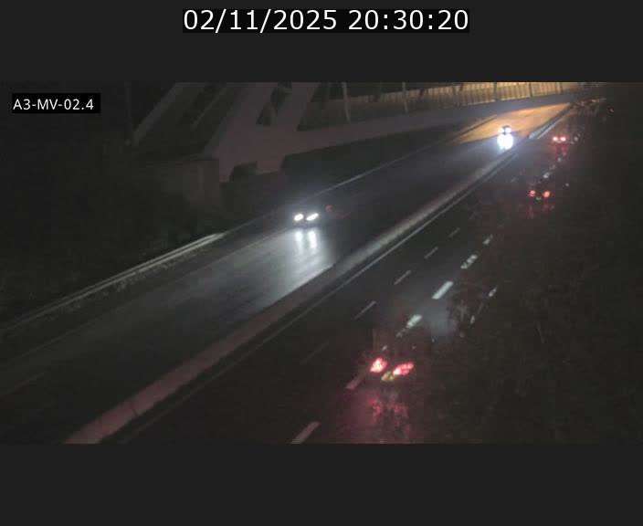 <h2>Webcam autoroute de la France (A3) au Luxembourg à Fentange, à proximité de la Croix de Gasperich. Vue orientée vers la Cloche d'Or</h2>