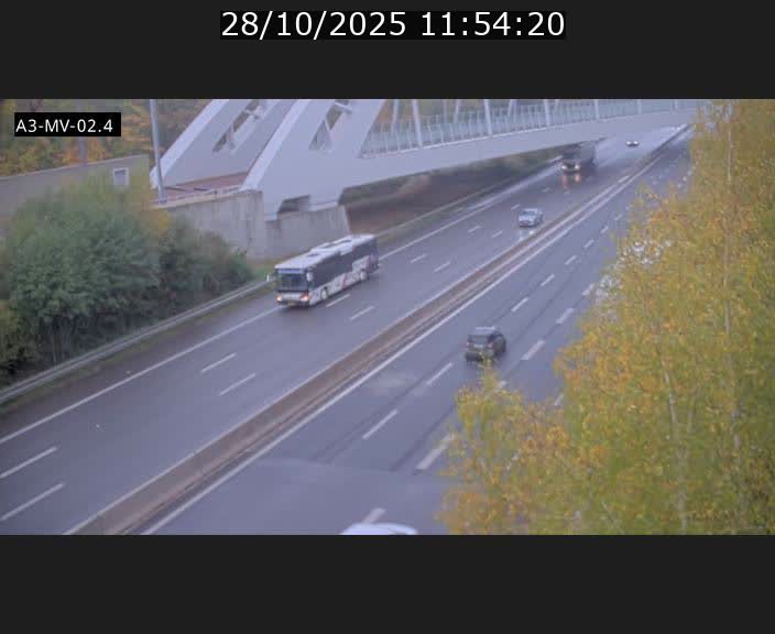 Webcam autoroute de la France (A3) au Luxembourg à Fentange, à proximité de la Croix de Gasperich. Vue orientée vers la Cloche d'Or
