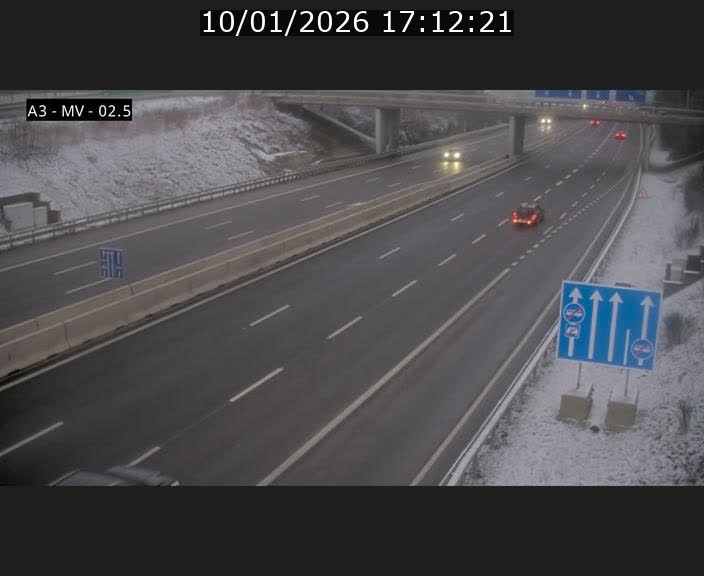 <h2>Webcam autoroute A3 au Luxembourg à proximité de la Croix de Gasperich. Vue orientée vers Luxembourg</h2>