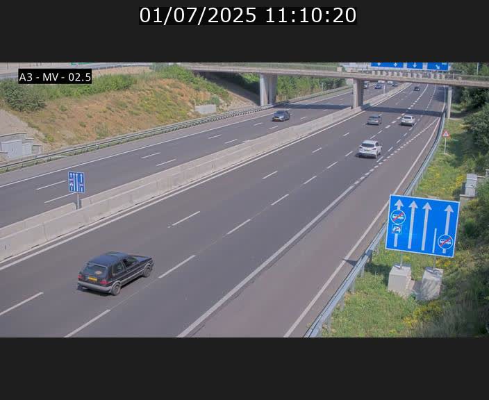Webcam autoroute A3 au Luxembourg à proximité de la Croix de Gasperich. Vue orientée vers Luxembourg