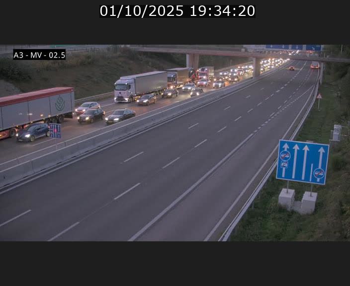 <h2>Webcam autoroute A3 au Luxembourg à proximité de la Croix de Gasperich. Vue orientée vers Luxembourg</h2>