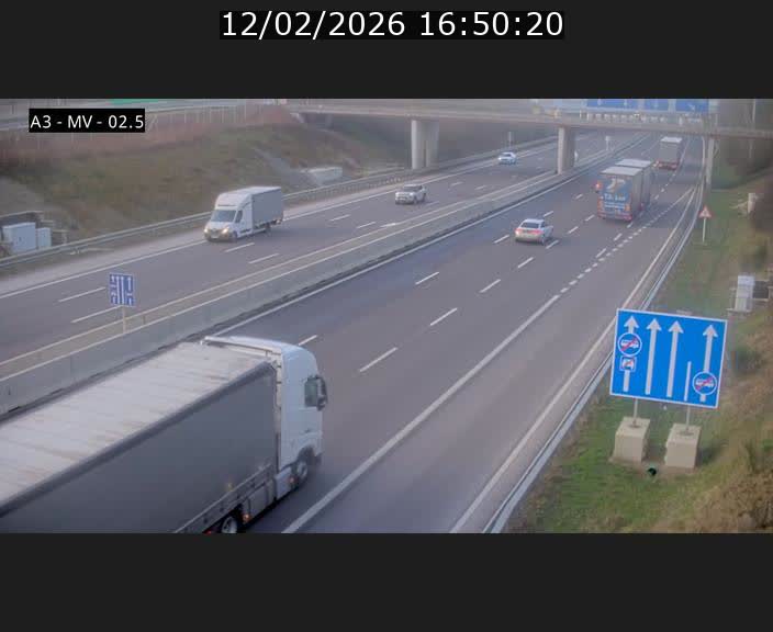 Webcam autoroute A3 au Luxembourg à proximité de la Croix de Gasperich. Vue orientée vers Luxembourg