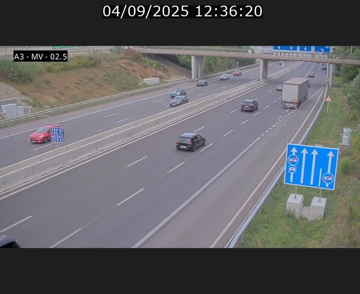 <h2>Webcam autoroute A3 au Luxembourg à proximité de la Croix de Gasperich. Vue orientée vers Luxembourg</h2>