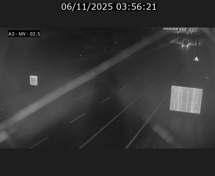 <h2>Webcam autoroute A3 au Luxembourg à proximité de la Croix de Gasperich. Vue orientée vers Luxembourg</h2>