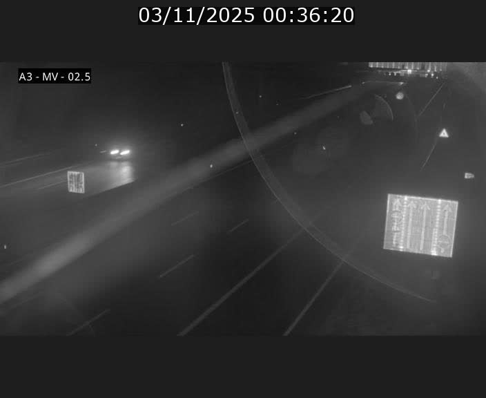 <h2>Webcam autoroute A3 au Luxembourg à proximité de la Croix de Gasperich. Vue orientée vers Luxembourg</h2>