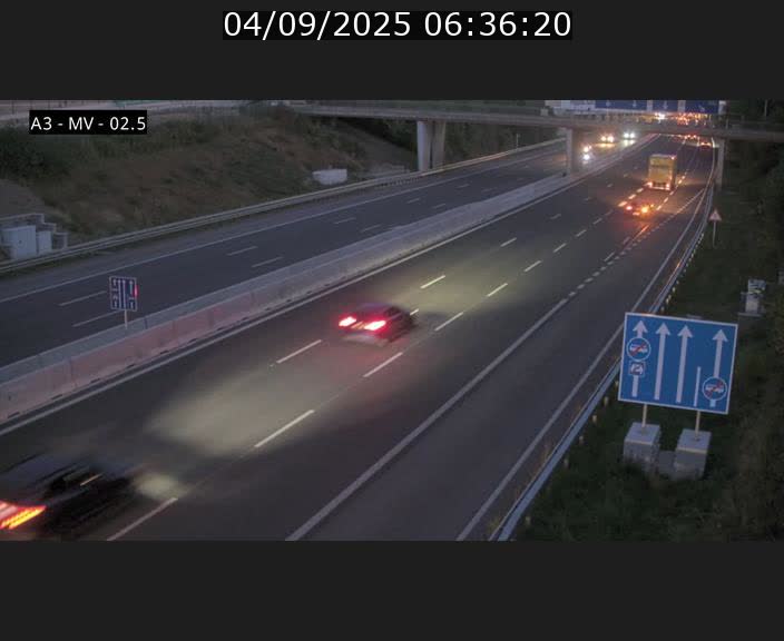 <h2>Webcam autoroute A3 au Luxembourg à proximité de la Croix de Gasperich. Vue orientée vers Luxembourg</h2>