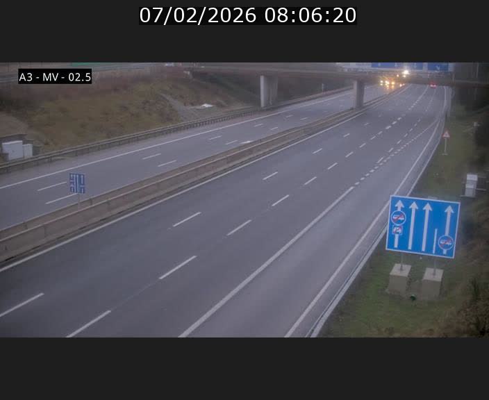 <h2>Webcam autoroute A3 au Luxembourg à proximité de la Croix de Gasperich. Vue orientée vers Luxembourg</h2>