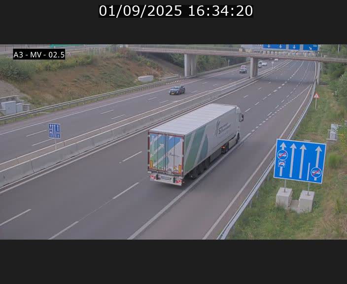 Webcam autoroute A3 au Luxembourg à proximité de la Croix de Gasperich. Vue orientée vers Luxembourg