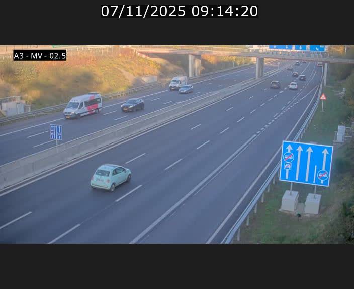 <h2>Webcam autoroute A3 au Luxembourg à proximité de la Croix de Gasperich. Vue orientée vers Luxembourg</h2>