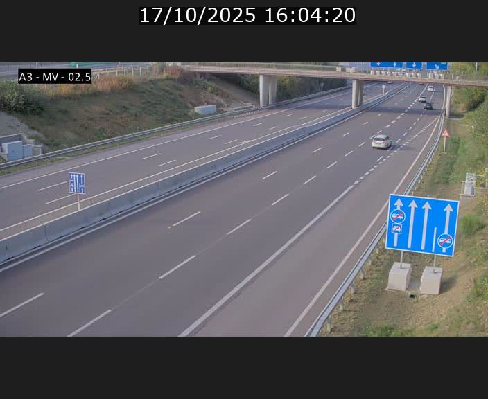 <h2>Webcam autoroute A3 au Luxembourg à proximité de la Croix de Gasperich. Vue orientée vers Luxembourg</h2>