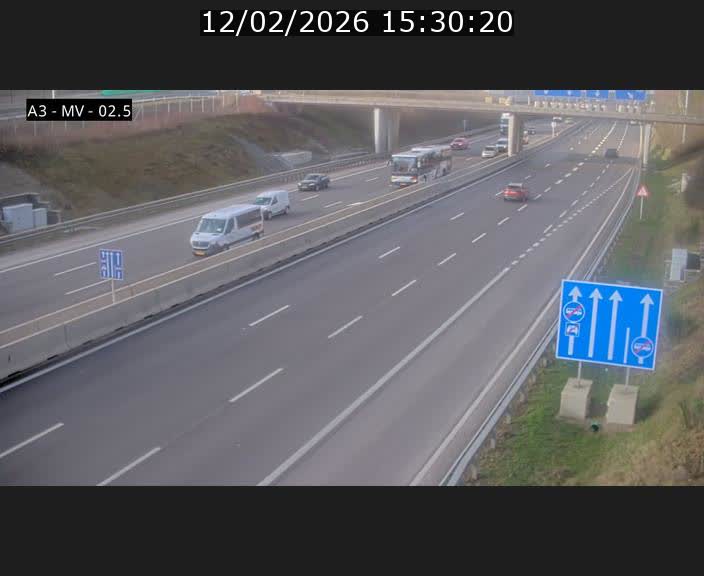 <h2>Webcam autoroute A3 au Luxembourg à proximité de la Croix de Gasperich. Vue orientée vers Luxembourg</h2>