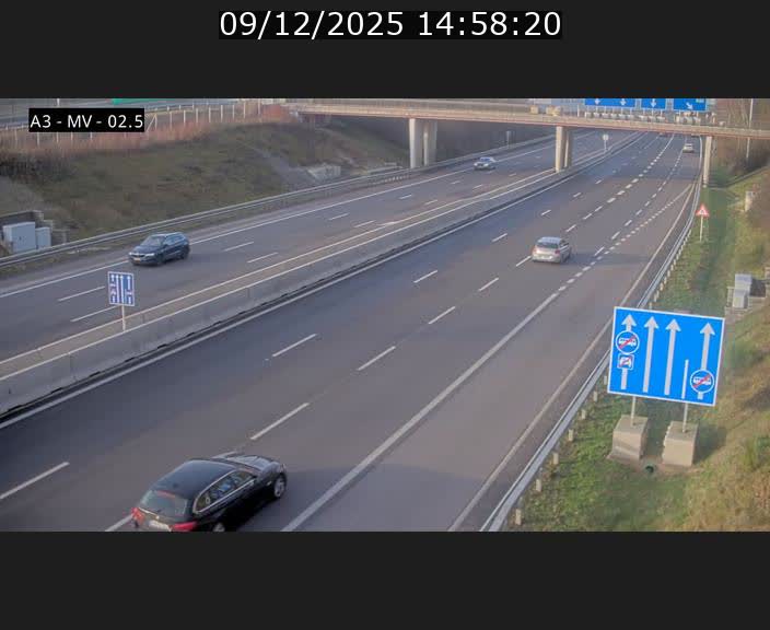 Webcam autoroute A3 au Luxembourg à proximité de la Croix de Gasperich. Vue orientée vers Luxembourg