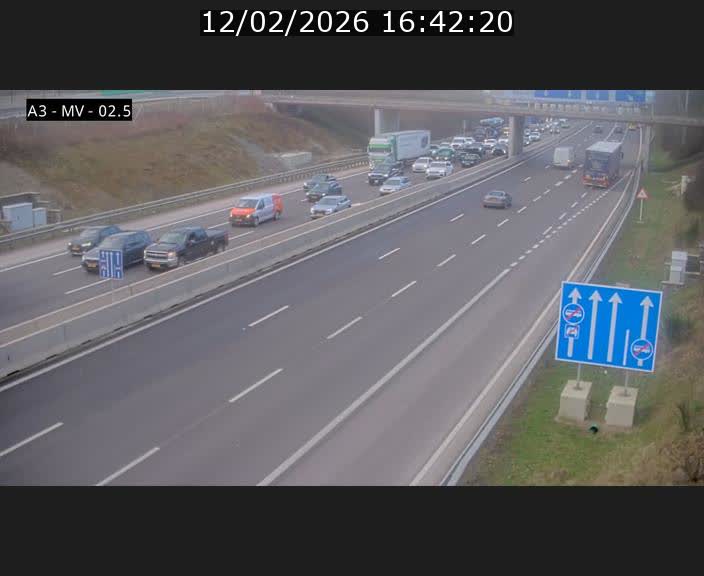 Webcam autoroute A3 au Luxembourg à proximité de la Croix de Gasperich. Vue orientée vers Luxembourg